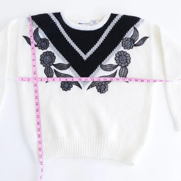 Vintage Impromptu White & Black Floral Knit Crewneck Sweater  Size 38 - Picture 5 of 14